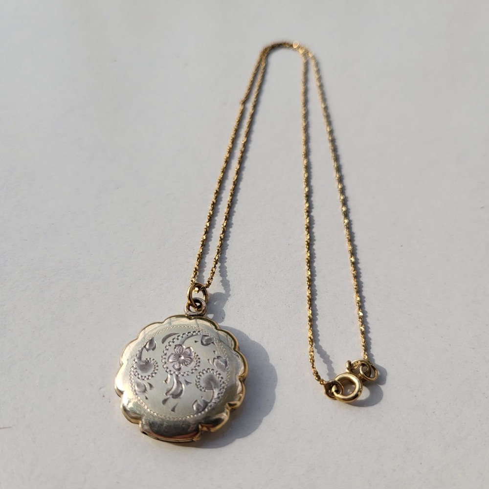 Vintage Floral Etched Round Locket Necklace 12K Yellow Gold Filled Scalloped